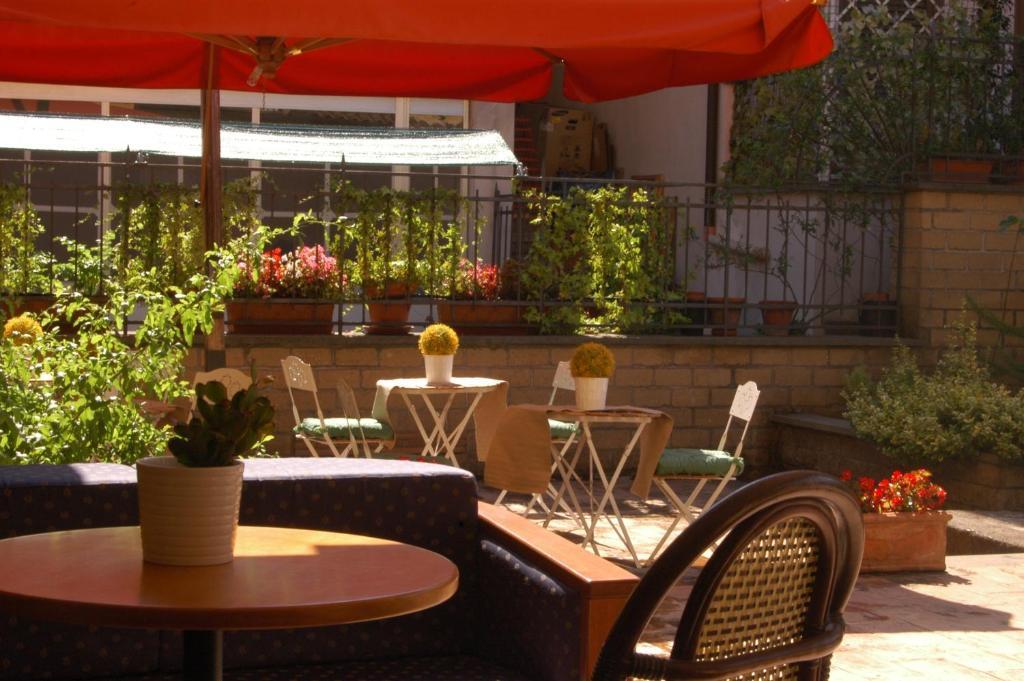 Albergo Da Benedetta Vetralla Exterior photo